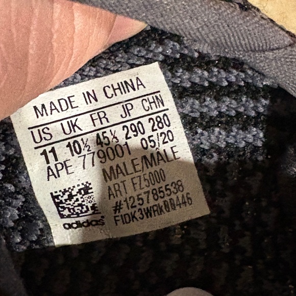 Black/Grey Yeezys - Picture 4 of 6